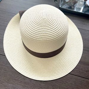 Like new ladies hat